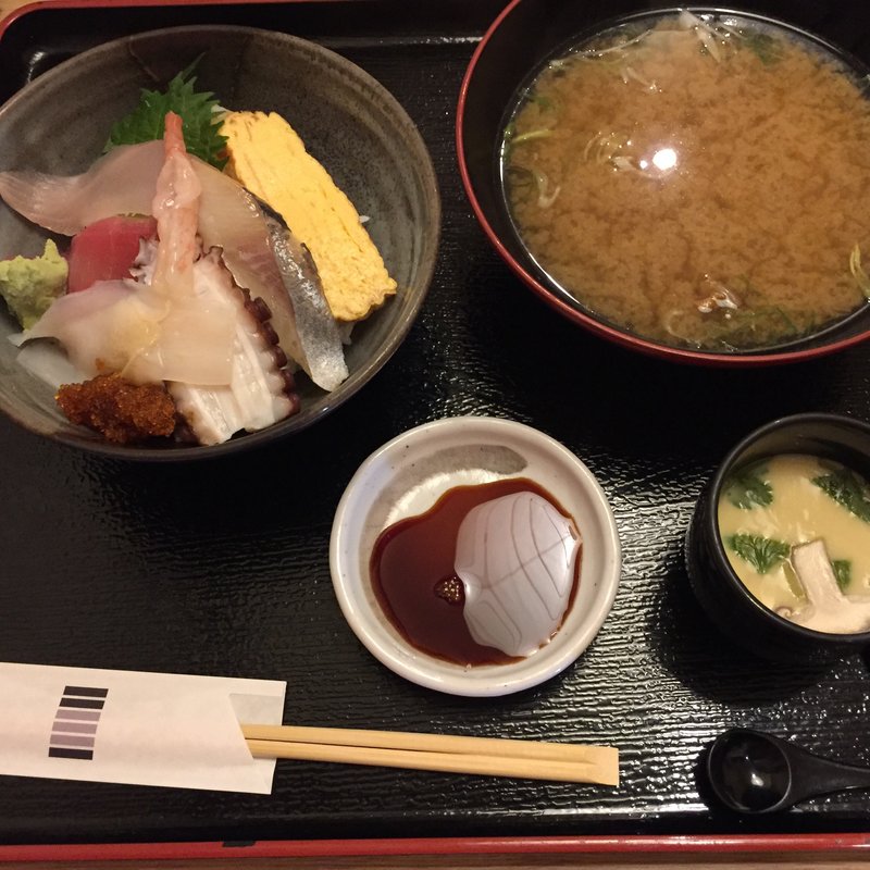 海鮮丼(海鮮酒蔵 二三一)