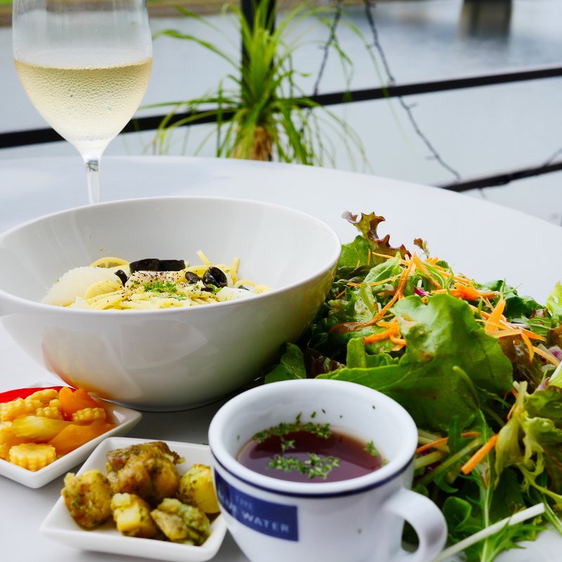 プレートランチ(イカとブラックオリーブのジェノベーゼ)(ブルーウォーター （THE BLUE WATER）)