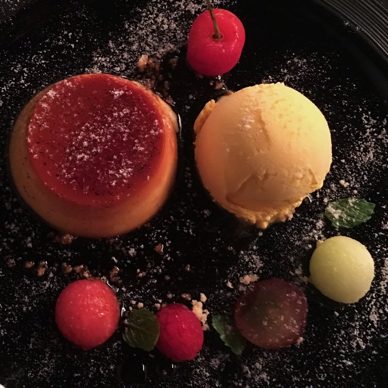 クレームキャラメルとサフランのアイスクリーム(Restaurant be （レストランビー）)