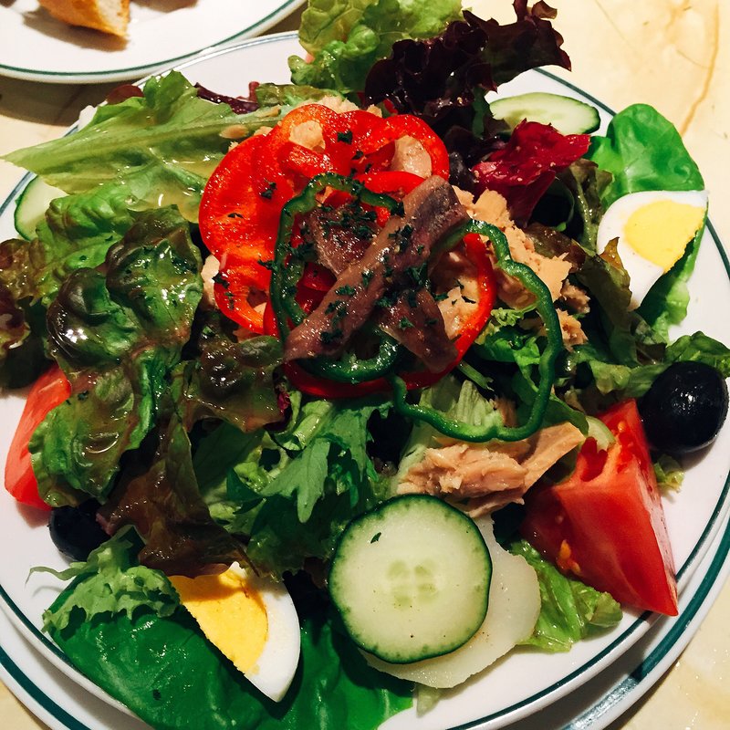 ニース風サラダ(AUX BACCHANALES KIOICHO（オーバカナル 紀尾井町）)