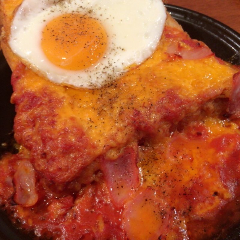 ベーコンエッグブレッド(cm2cafe)