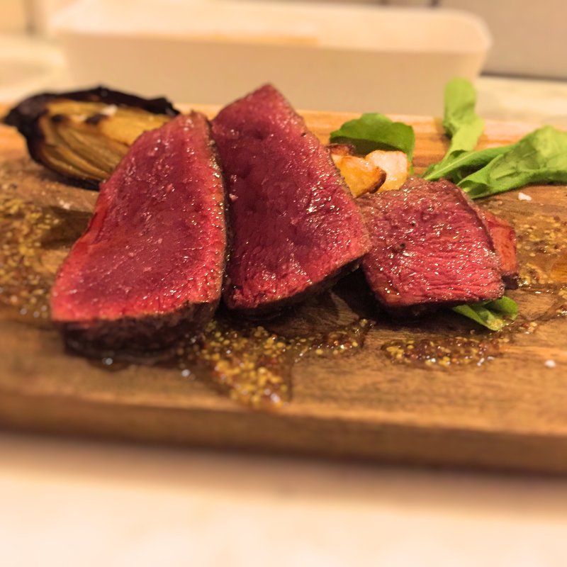 岡山県産の鹿肉のロースト(ロース)(GARDEN BISTRO&WINE)