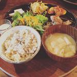 Oniwaの気まぐれ玄米プレート(Oniwa Cafe)