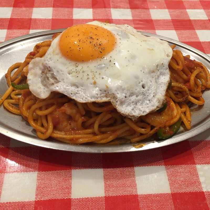 海鮮ナポリタン 目玉乗せ(スパゲッティーのパンチョ渋谷店)