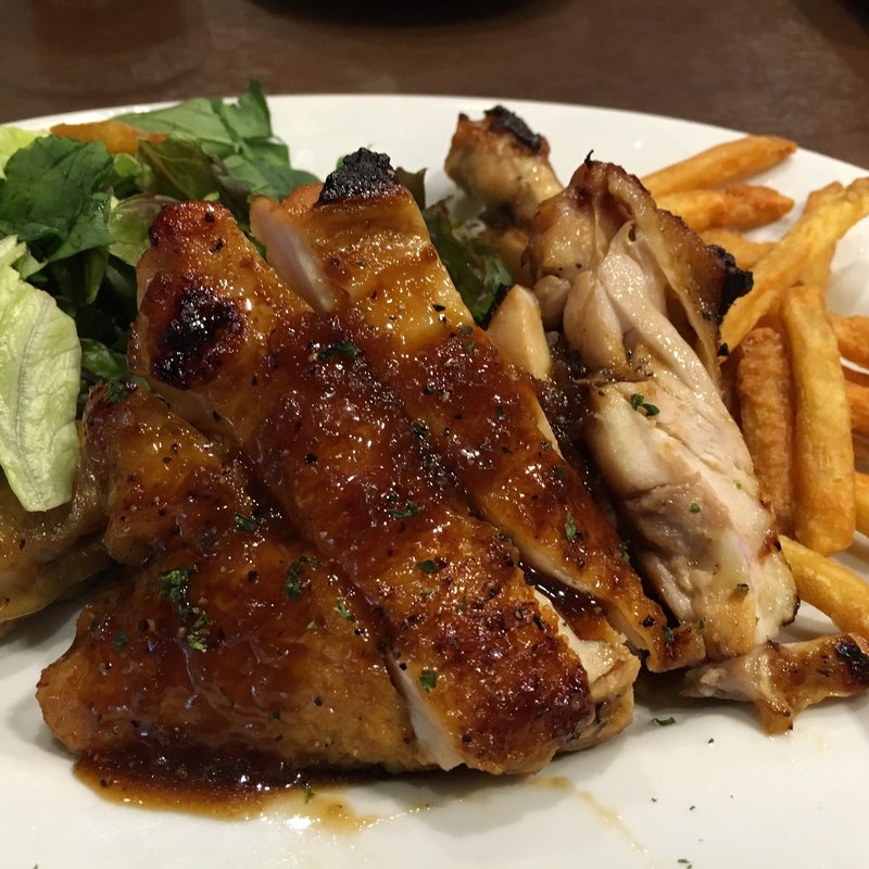 骨付きローストチキン(Rolling Roast Chicken （ローリングローストチキン【旧店名】The AVERY'S）)