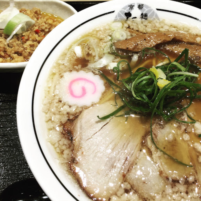 豚骨清湯ラーメン(並)(京都 麺屋たけ井 阪急梅田店 （きょうと めんやたけい）)