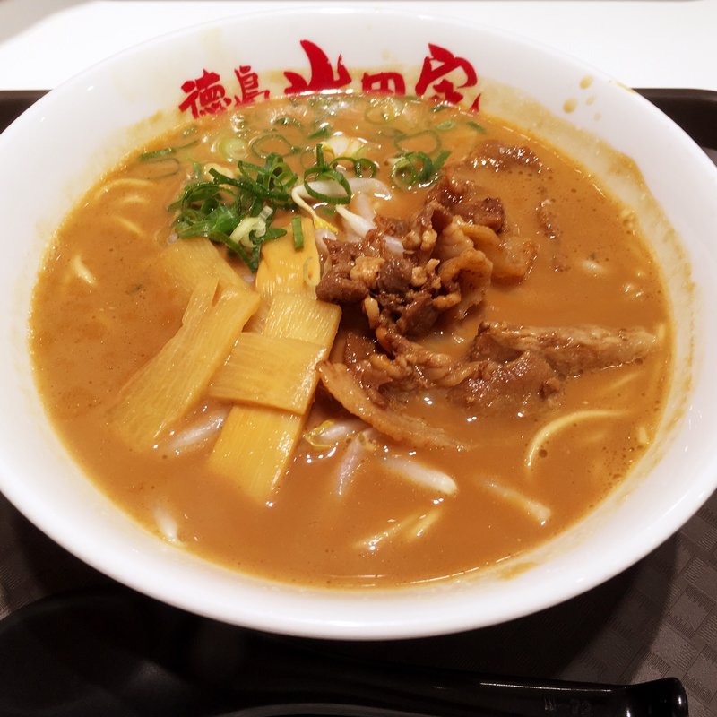 徳島ラーメン(岩田家 石井店 )