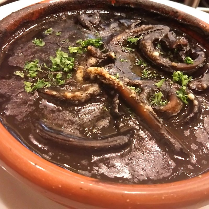 スルメイカ イカ墨煮こみオーブン焼き(東陽町バルKAZ)