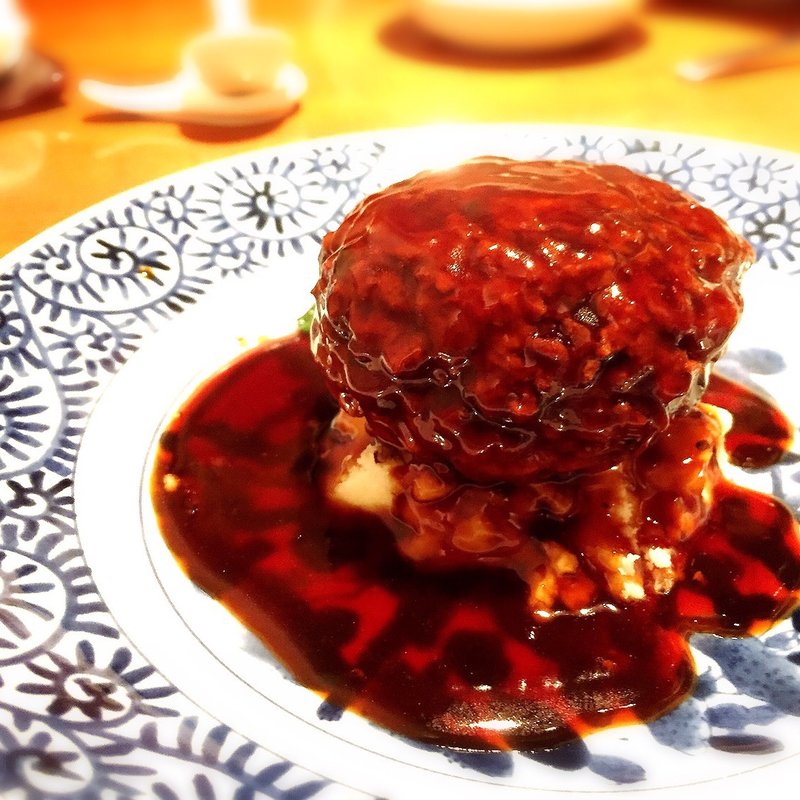 獅子頭 大きな肉団子 伝統的な上海醤油煮込み(JASMINE憶江南 )