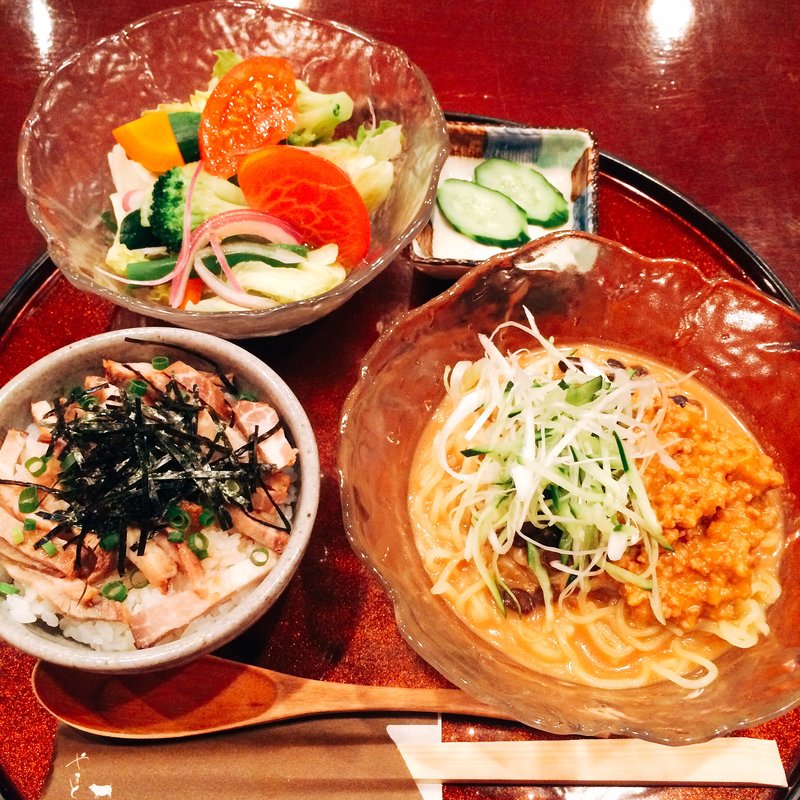 冷製不老麺とヤマト特製チャーシュー丼(やまと 銀座本店)