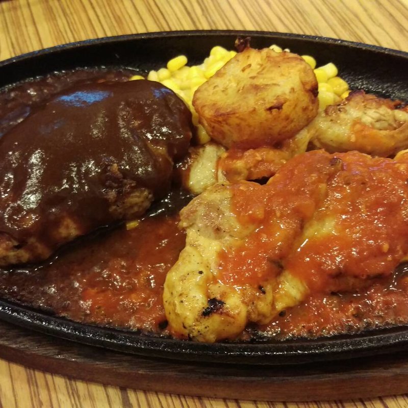 デミグラスハンバーグ＆グリルチキン(洋食堂 Jeu Jeu )