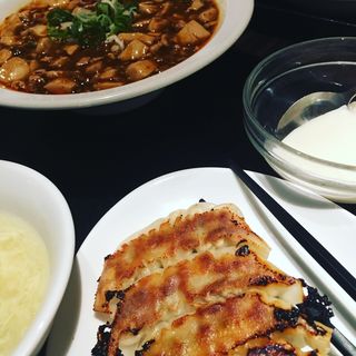 麻婆豆腐定食+餃子(珉珉)