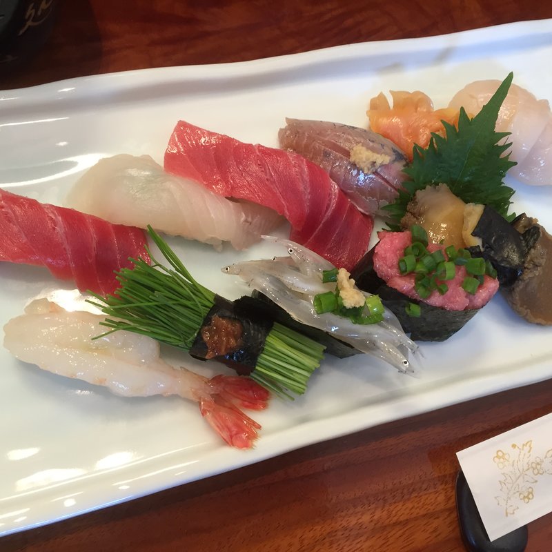 にぎり　薔薇(すし処利味)