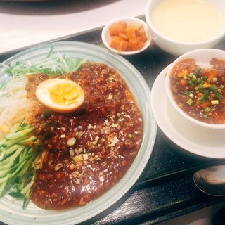 炸醤麺(天厨菜館 渋谷店 （テンツウサイカン）)