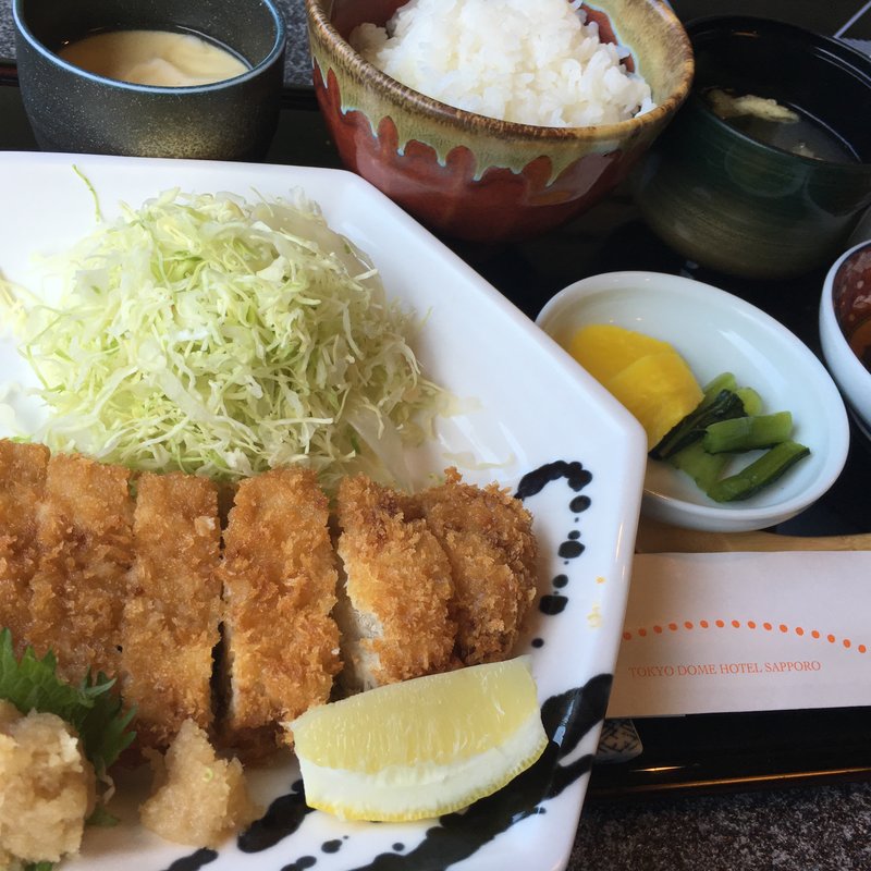 どろぶたのトンカツ(東京ドームホテル札幌 小石川)