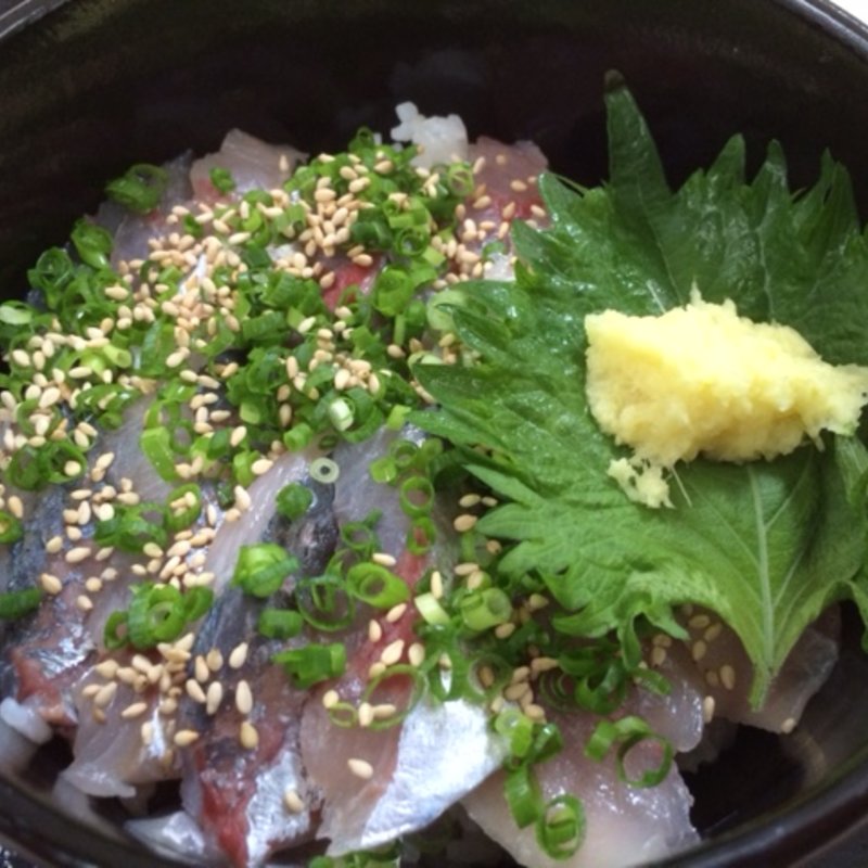 あじ刺し丼(タニヤ食堂 （【旧店名】たにやの食堂）)