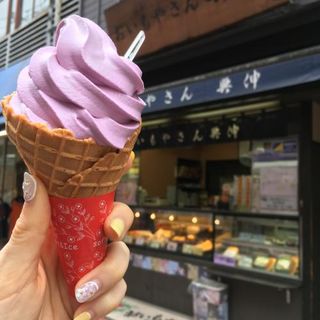 紫芋ソフトクリーム(おいもやさん興伸 巣鴨地蔵通り店 （こうしん）)