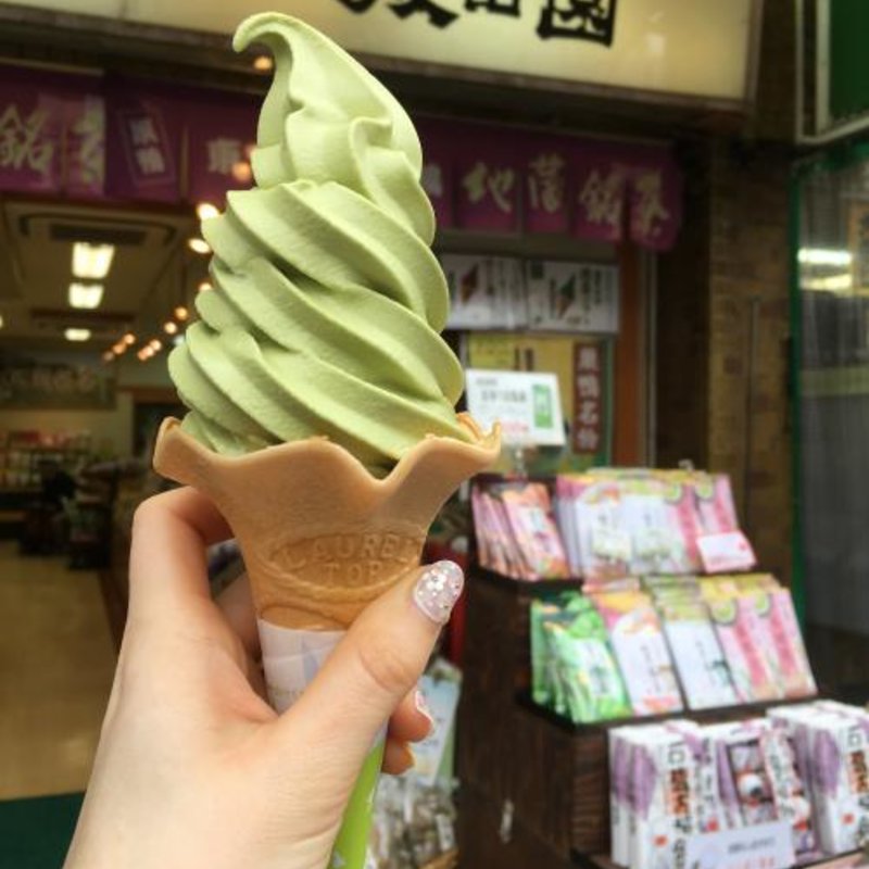 石臼抹茶ソフトクリーム(磯田園 巣鴨店)