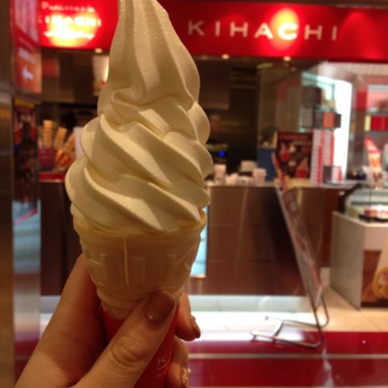 バニラソフトクリーム(パティスリー キハチ 羽田空港第2ターミナル店 （PATISSERIE KIHACHI）)