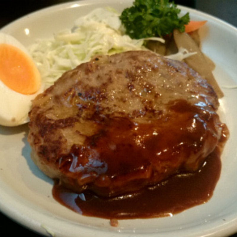 ハンバーグ(STRAW HAT)