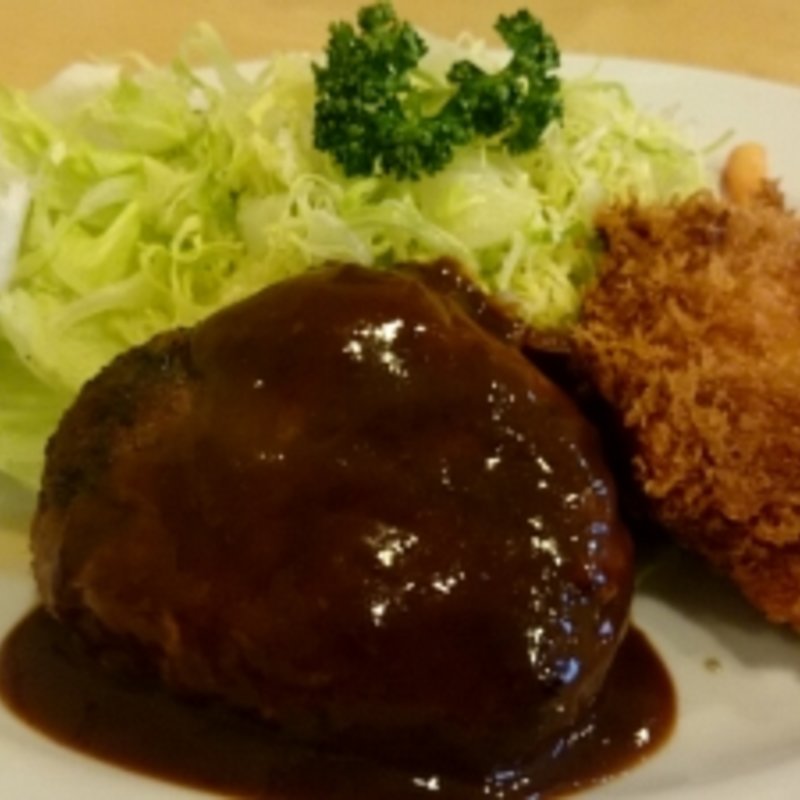 Aランチ（カップスープ・ミニコーヒー・ハンバーグ・魚フライ）(キッチン ラッキー )