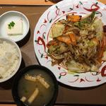 たっぷり野菜の肉野菜炒め定食(やよい軒 稲荷町店 )
