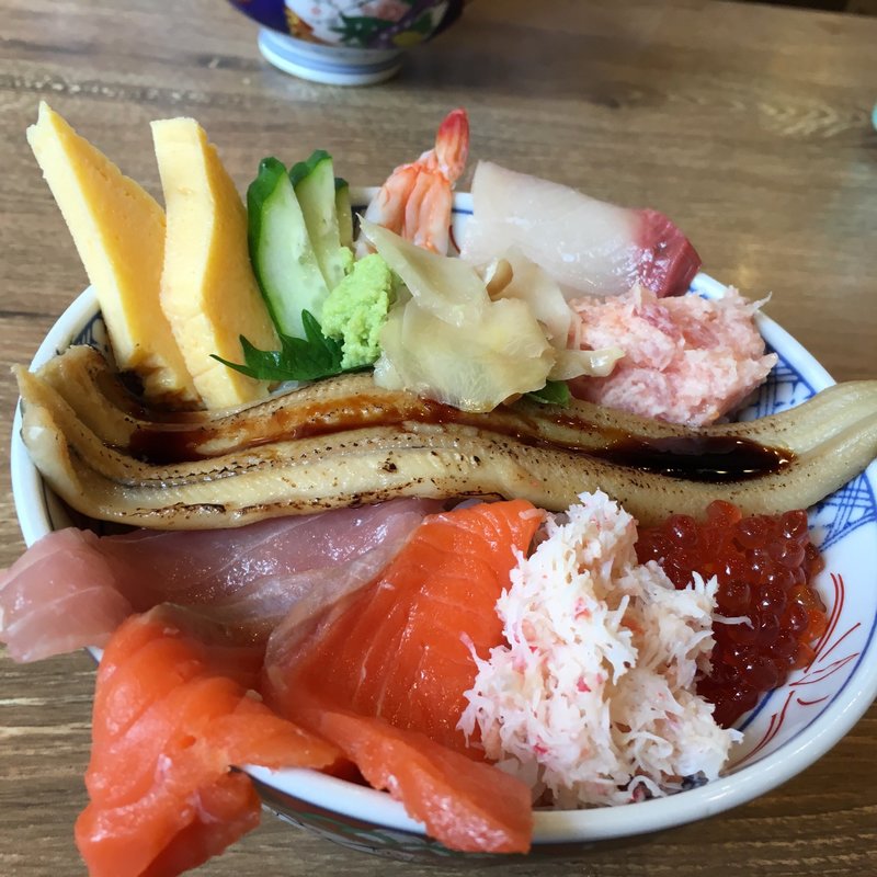 海鮮こぼれ丼(磯丸水産 神田今川橋店 )