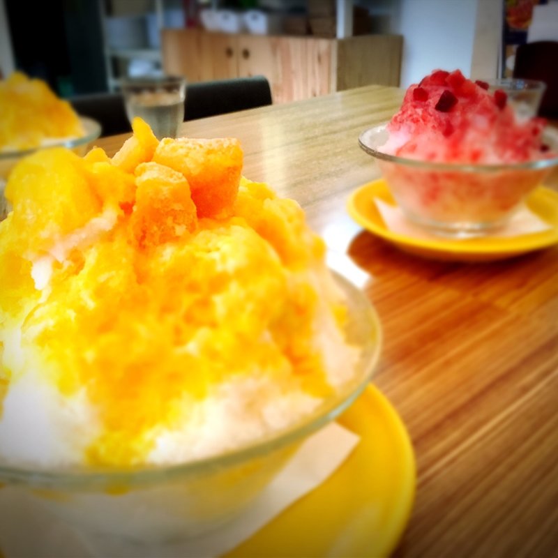 マンゴーラッシー氷(プーレドール)