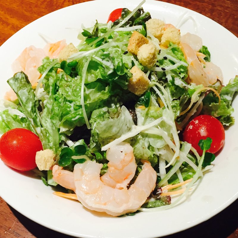 ぷりぷりエビのサラダ(闇市 武庫之荘店 （ヤミイチ）)