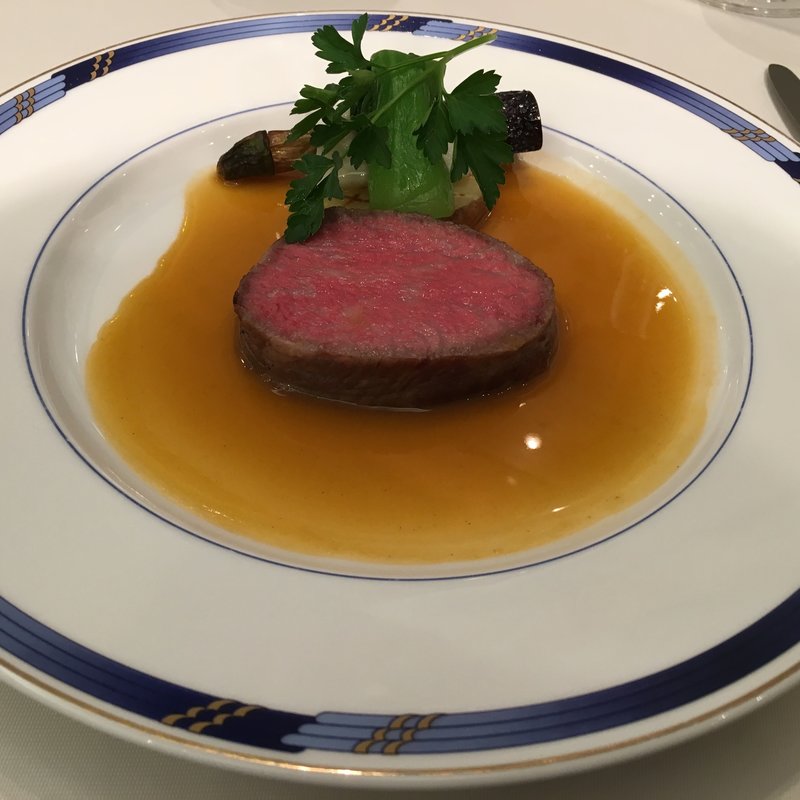 和牛のグリル　マデラーソース(ラ・ロシェル 南青山)