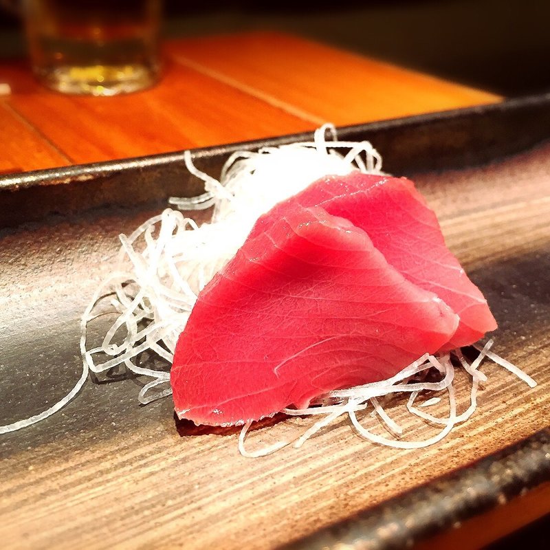 本まぐろ赤身(オサカナヤ 魚哲 中目黒店)