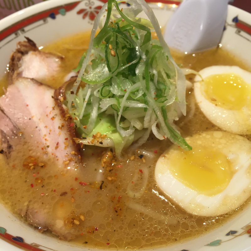 味噌卵ラーメン(狼スープ)