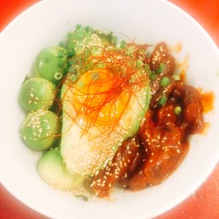 マグロユッケアボガド丼(マドッシュ！カフェ （madosh!cafe）)