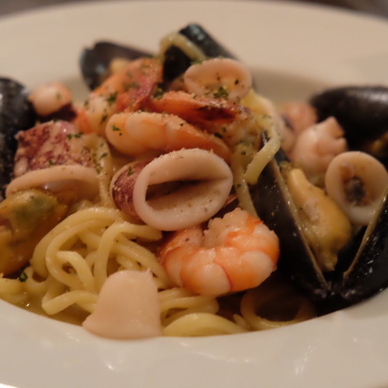 ごろごろ旬魚介のペスカトーレビアンコ(フォンティーナ チーズ ダイニング （Fontina Cheese Dining）)