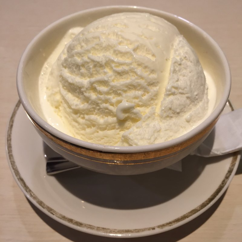 スノーロイヤルスペシャル(雪印パーラー)