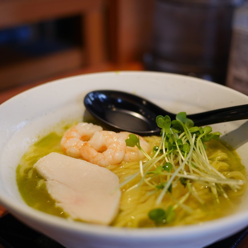 冷やし塩ジュレラーメン“魅惑の翡翠”(鶏専門らーめん銀)