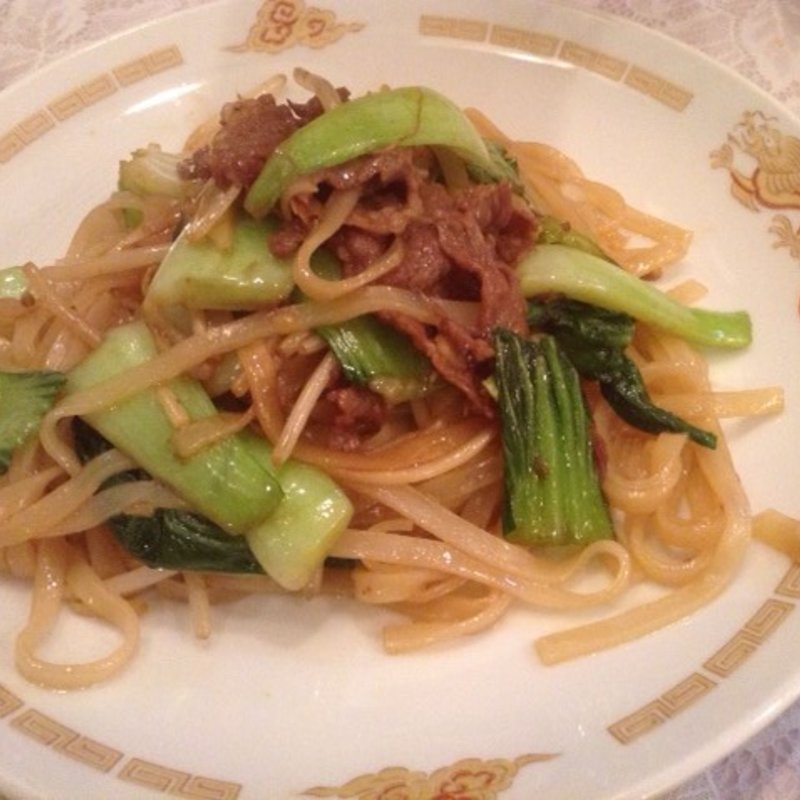 牛肉とフォーのいため(鴻華園)