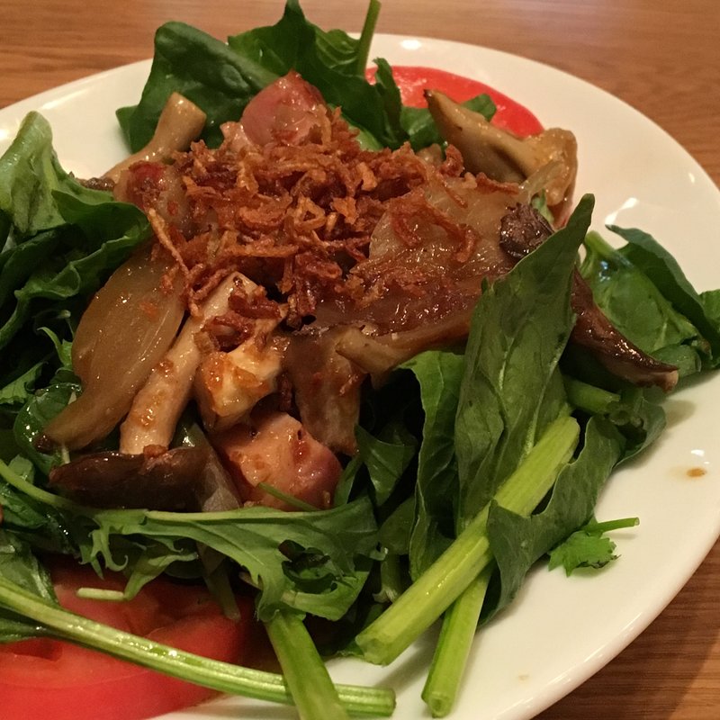 きのこのソテーのミックスサラダ -ハーフ-(マルノウチ カフェ × ワイアードカフェ （Marunouchi Cafe × WIRED CAFE）)