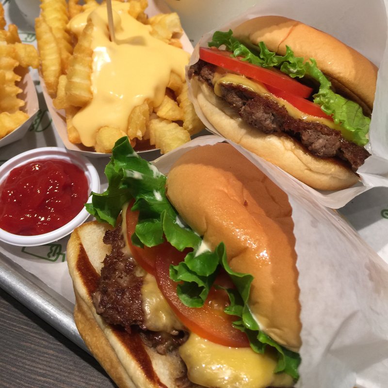 チーズバーガー(シェイクシャック外苑いちょう並木店)