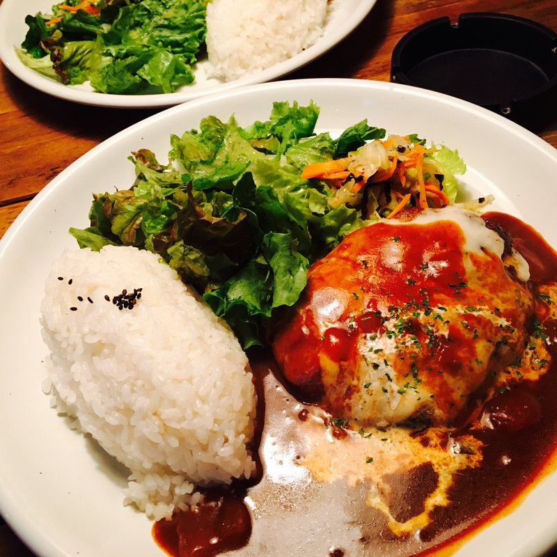 デミチーズハンバーグ(モゴ・モガ)