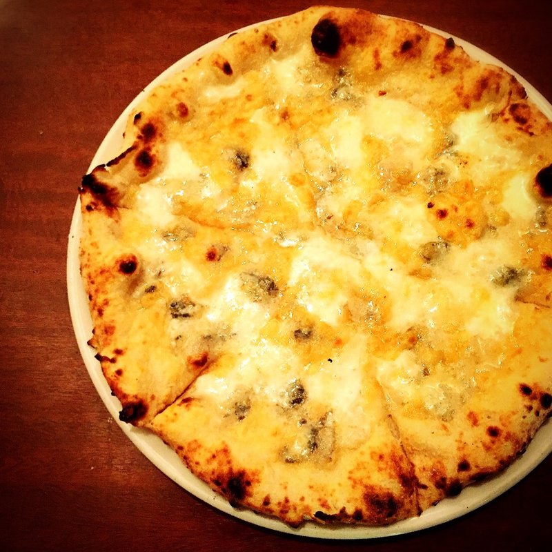 ピッツァクアトロフォルマッジ(ピッツエリア・バッジオ （PIZZERIA BAGGIO）)