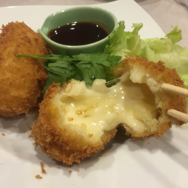 チーズコロッケ(グランド居酒屋富士)