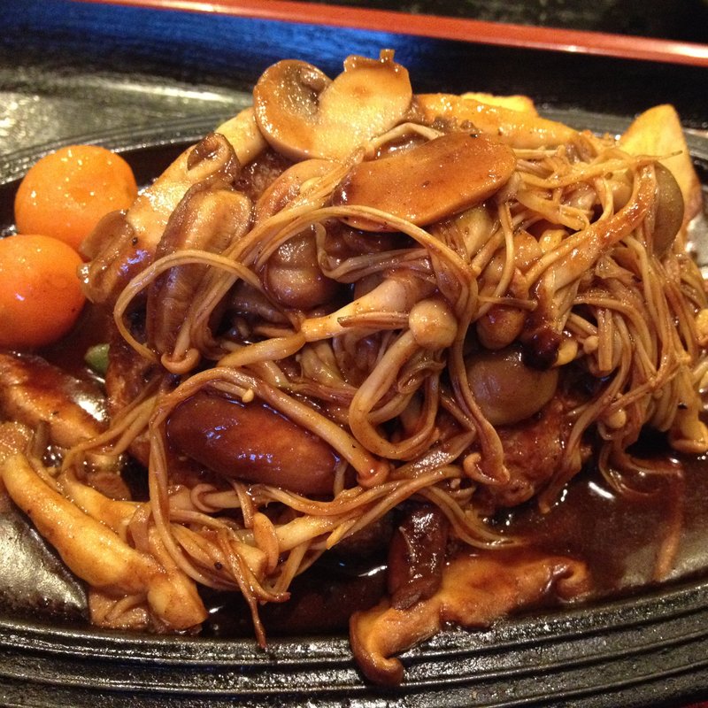 きのこハンバーグ(カフェレストランすいごう)