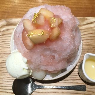 フレッシュ白桃のかき氷(京洋食 あかつき （【旧店名】kitchen ヨネムラ）)