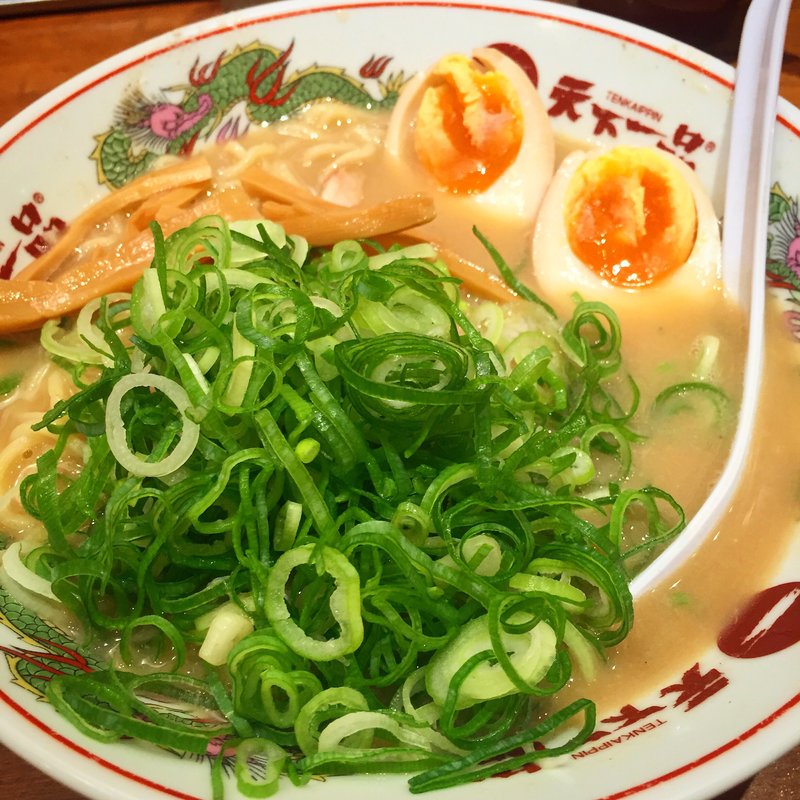 半熟たまごラーメン＋ネギトッピング(天下一品 大宮東口店)