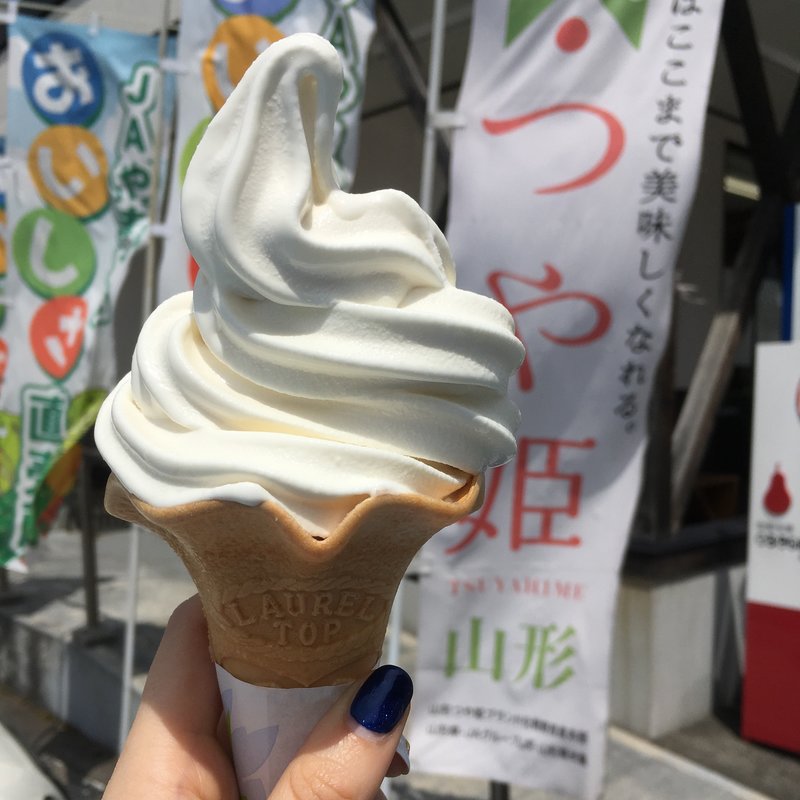 つや姫ソフトクリーム(山形まるごと館 紅の蔵)