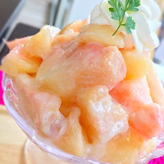 桃のかき氷(トルクーヘン)