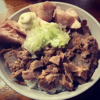 チャーシュー丼(鶏白湯Soba 星麺 )