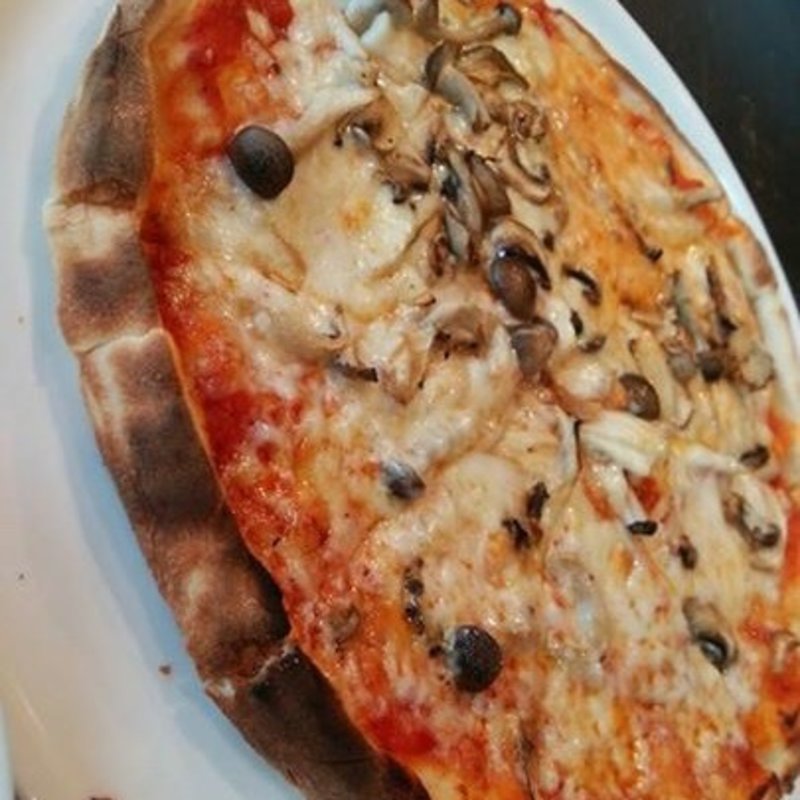 きのこのピザ(グッドモーニングカフェ 中野セントラルパーク店 （GOOD MORNING CAFE）)