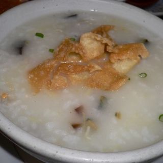 中華粥(中国茶房8 青山店 )